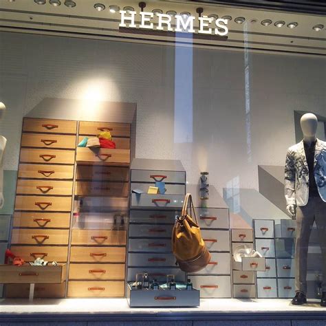 hermes shinjuku.